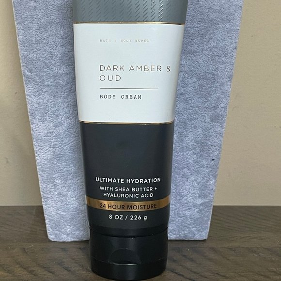Dark Amber Oud Body Cream From Bath & Body Works - Picture 4 of 4